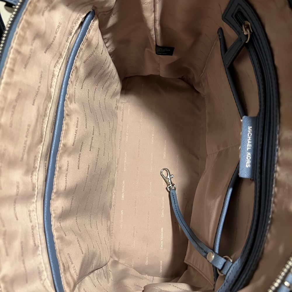 Michael Kors Purse - Picture 3 of 4